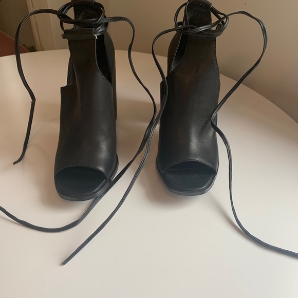 Unif 94 Heels - Picture 4 of 7